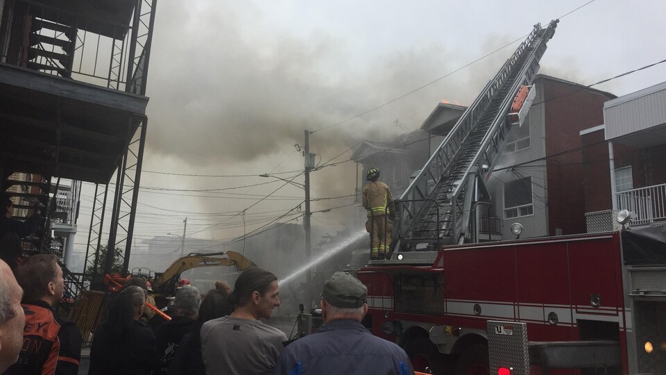 Important incendie à Shawinigan | Radio-Canada.ca