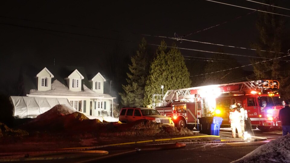 Un incendie fait un mort à Mirabel  RadioCanada.ca