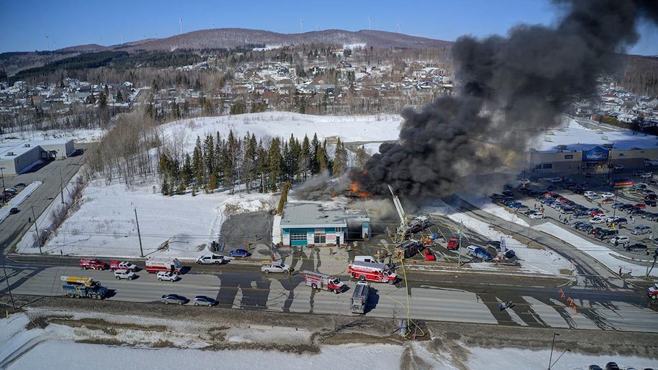 Incendie dans un garage de Thetford Mines RadioCanada.ca