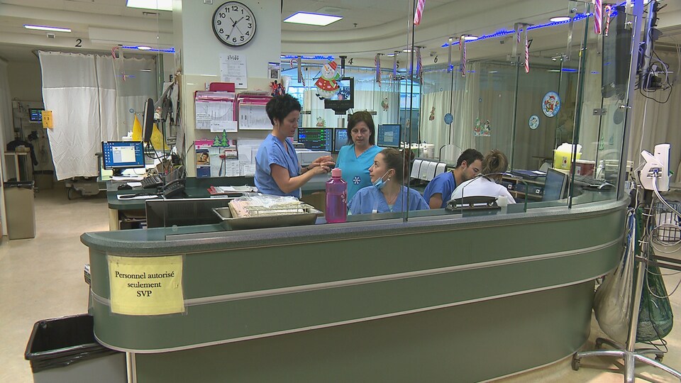 Des infirmières sont réunies à l'urgence de l'hôpital de Rimouski