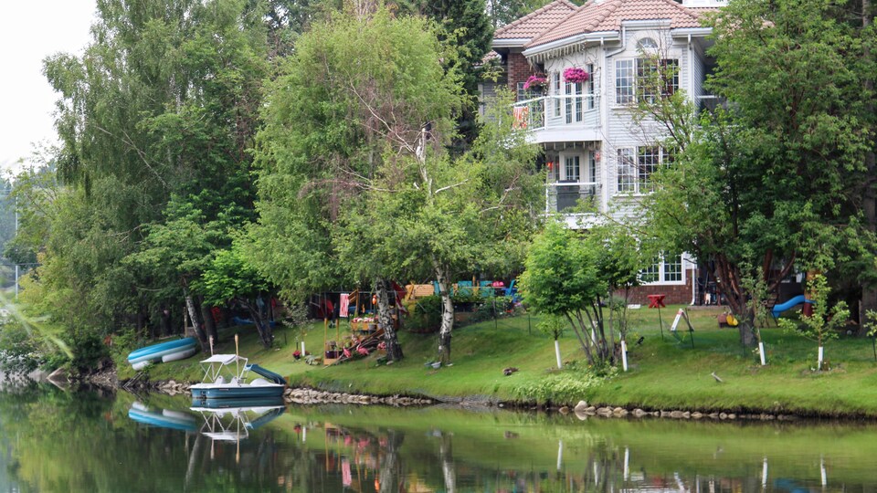 Une maison près de la rivière Elbow à Calgary.