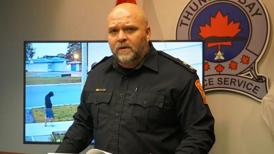 Le détective Jeremy Pearson, du Service de police de Thunder Bay.
