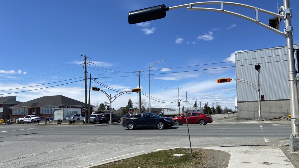 La traverse pour véhicules hors route serait située à l'intersection de la 6e Rue Ouest et de la 10e Avenue Ouest.
