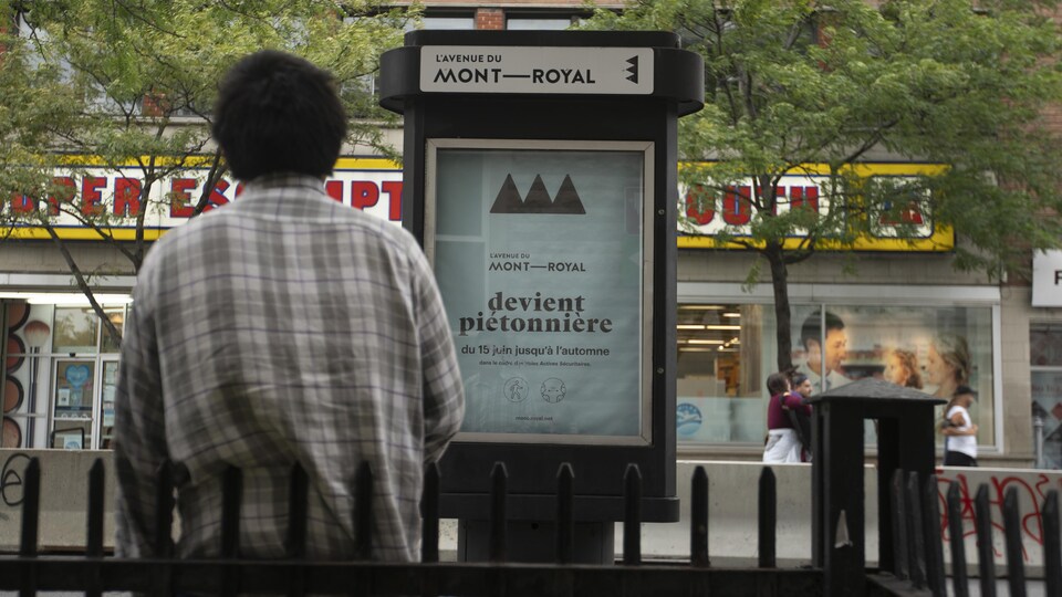 Photo: Radio-Canada\ Ivanoh Demers
Image générique pour illustrer le recrudescence des itinérants sur le rue Mont-Royal.
Photo prise sur la rue Mont-Royal, à Montréal, Québec, Canada
Sur la photo: Il y a plusieurs itinérants qui se sont installés sur la rue Mont-Royal, Itinérance, itinérants, sdf, sans-abris, drogue, consommation, alcool, toxicomanie. Inuits
Le 1er Septembre 2020 2020/09/01
