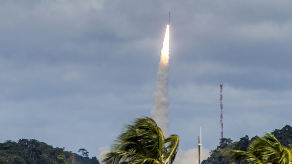 La fusée décolle de Kourou, en Guyane.
