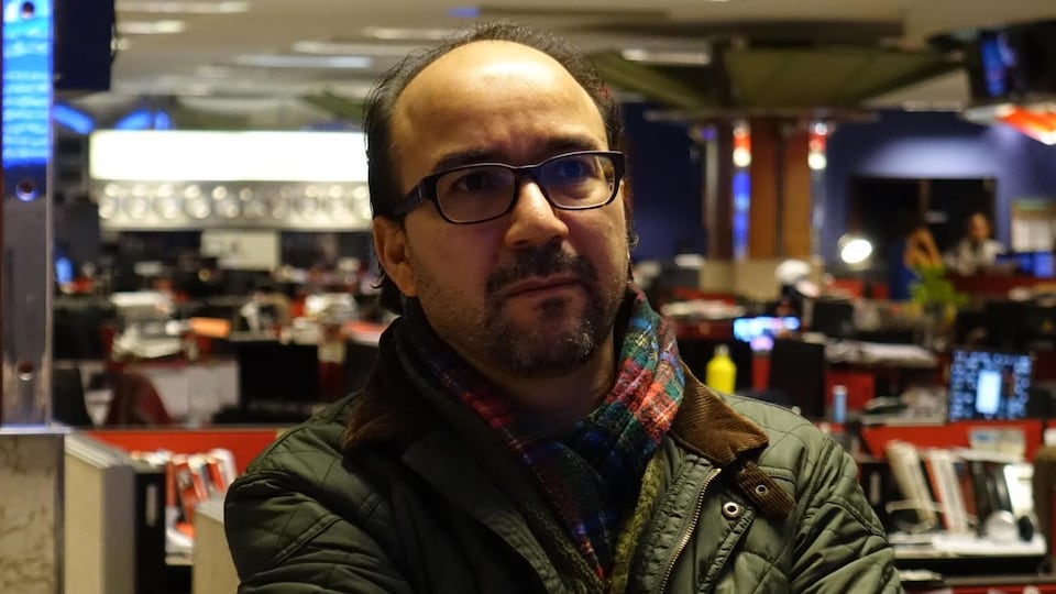 Jabeur Fathally dans les locaux de Radio-Canada Ottawa-Gatineau