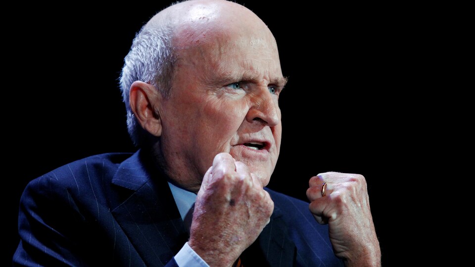 Jack Welch s'exprime lors du Forum mondial des affaires à New York en 2010.