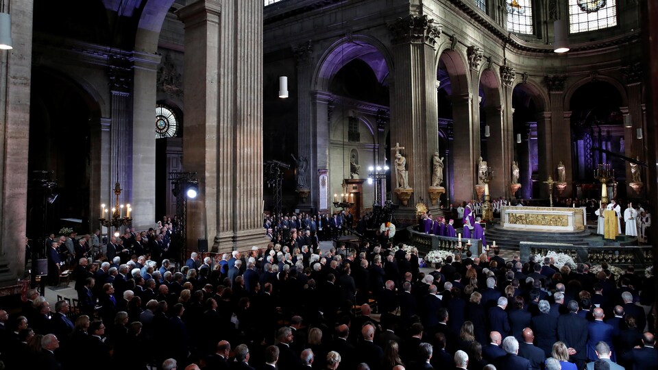 Les funérailles de l'ancien président Jacques Chirac dans l'église Saint Sulpice à Paris.