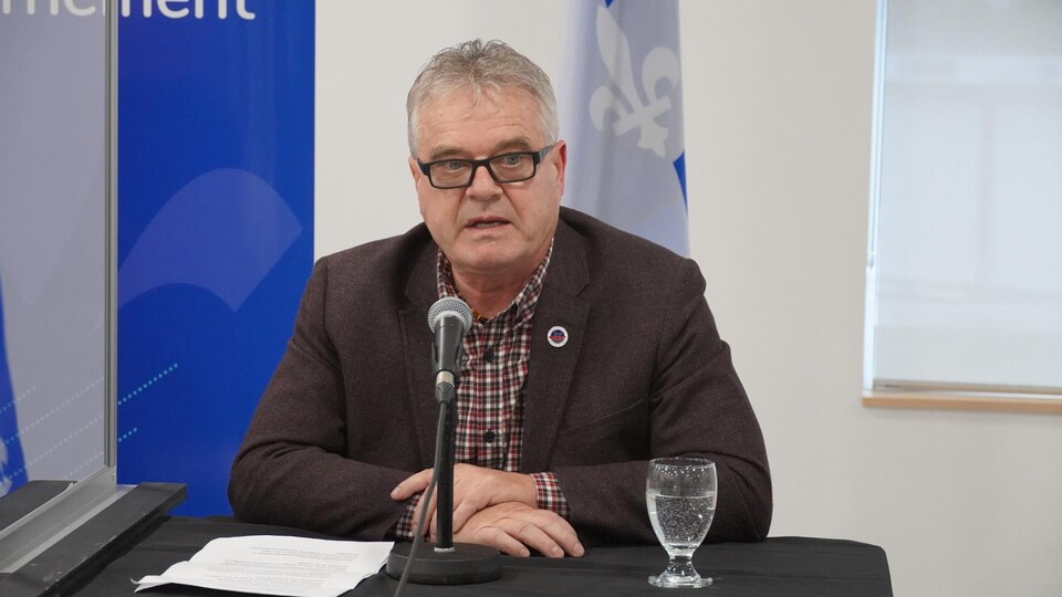 Jacques Tremblay en conférence de presse.