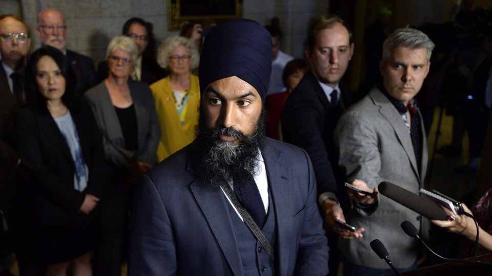 Jagmeet Singh lors d'un point de presse au Parlement, à Ottawa.