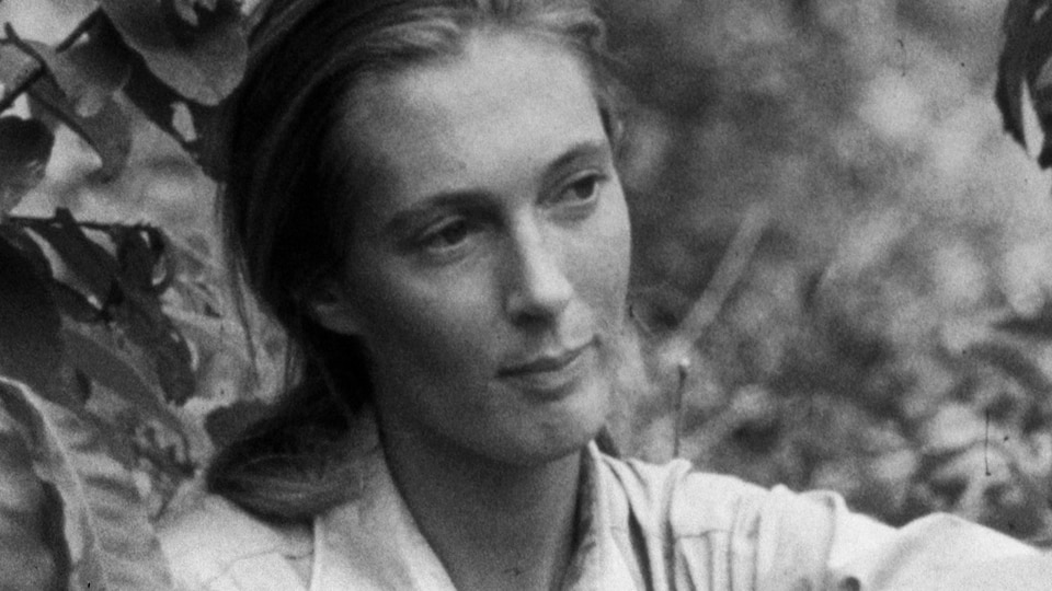 Gros plan sur le visage de Jane Goodall