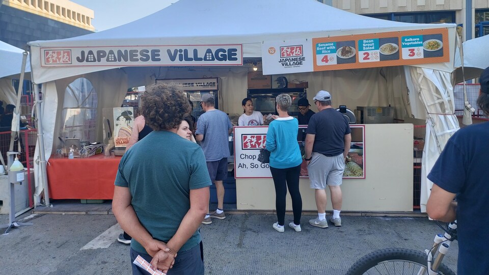 Le kiosque du Village japonais au festival Taste of Edmonton.