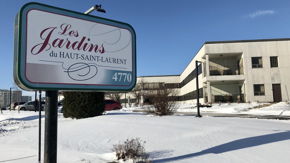 Une affiche des Jardins du Haut-Saint-Laurent en hiver, le jour