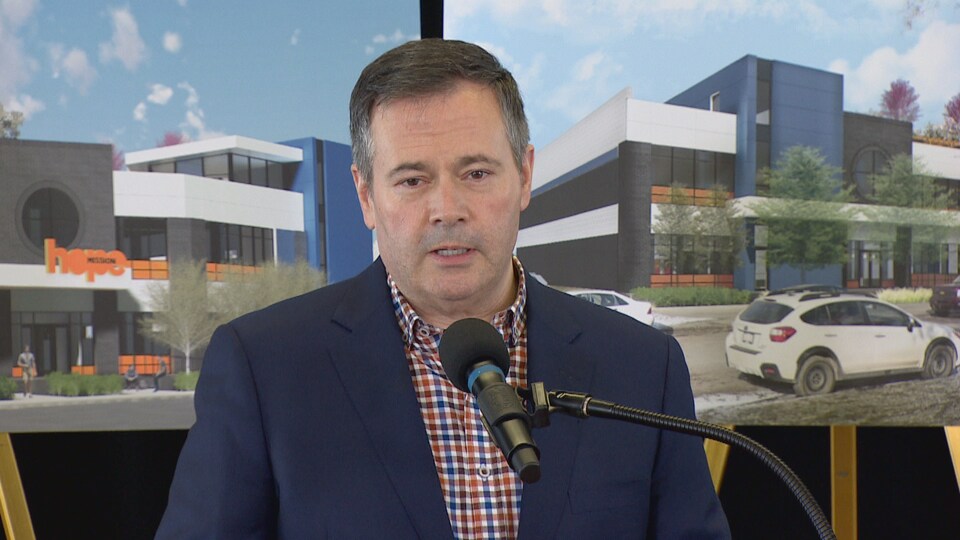 Reconstruction du centre d’hébergement pour sansabris Herb Jamieson à