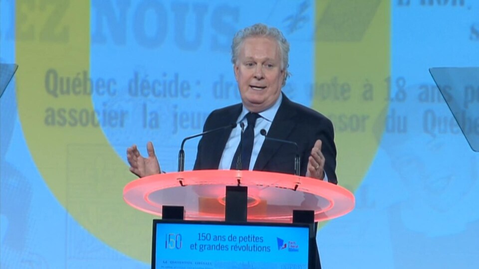 L'ex premier ministre du Québec Jean Charest s'est adressé aux militants lors du congrès du Parti libéral du Québec.