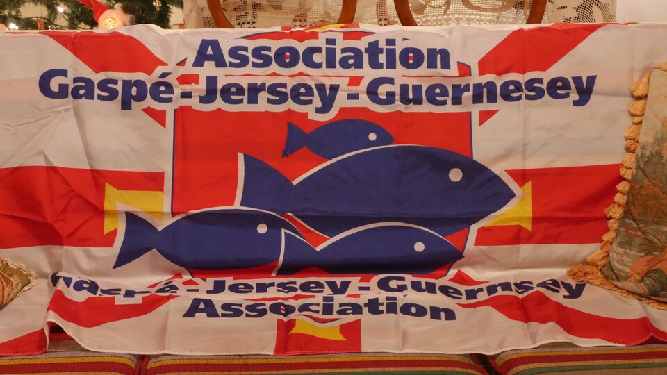 Drapeau de l'Association Gaspé-Jersey-Guernesey