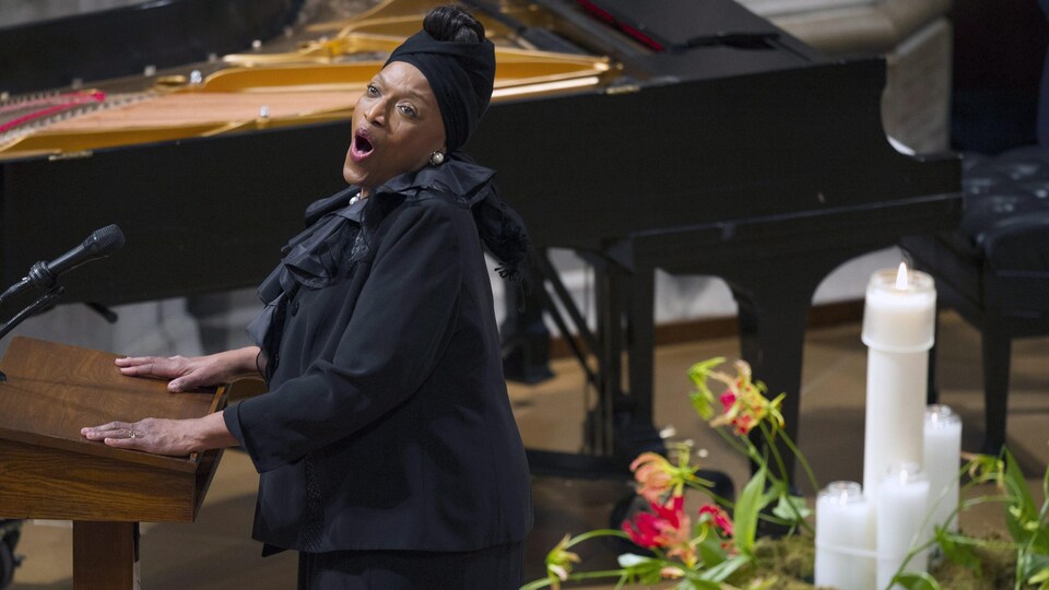 Jessye Norman chante lors d'un hommage à Nelson Mandela, en 2013. 