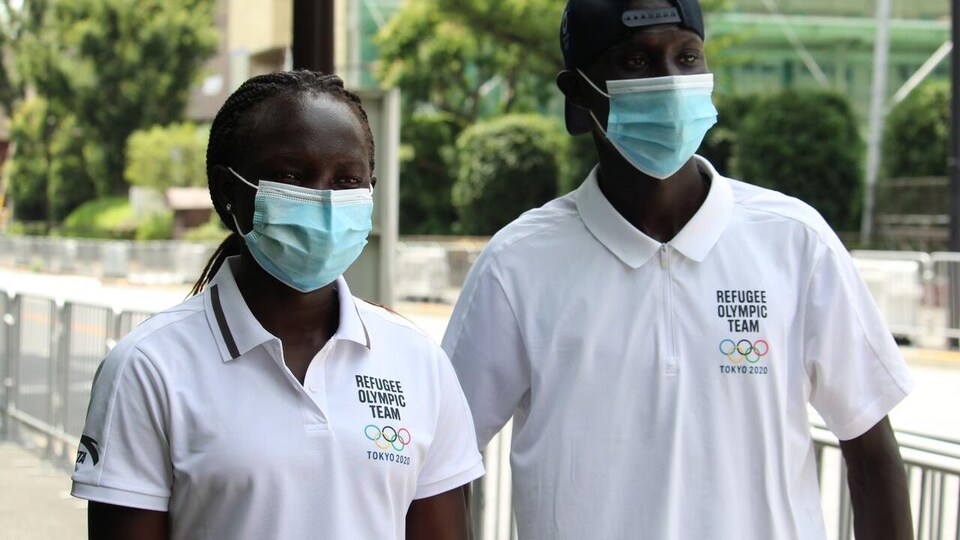 Rose Nathike Lokonyen, à gauche, et James Nyang Chiengjiek, à droite