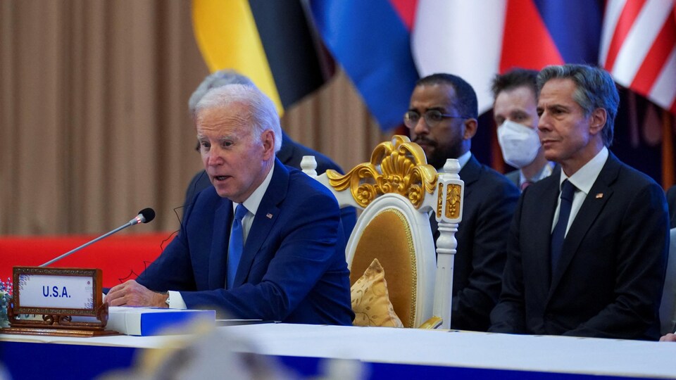 Joe Biden prend la parole au sommet de l'ANASE.