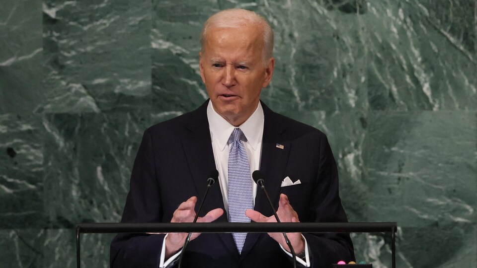 Joe Biden prononce un discours.