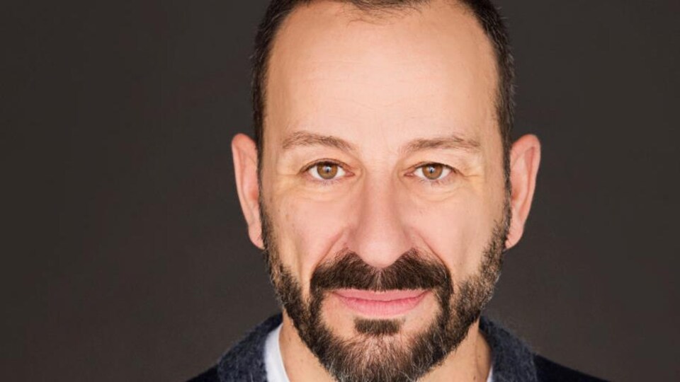 Un portrait de Joey Lesperance.