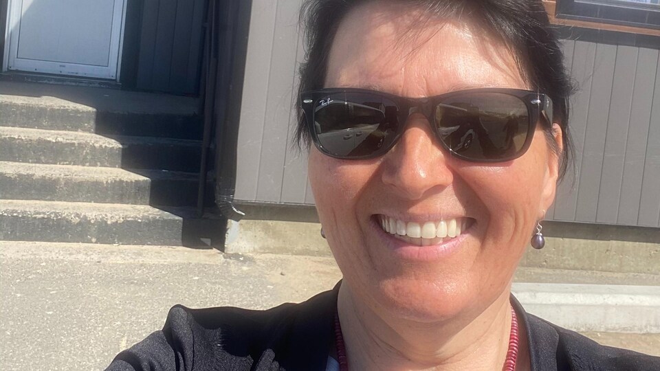 La femme d'affaires Josée Rock, propriétaire de l'épicerie Innu, située à Mani-utenam.