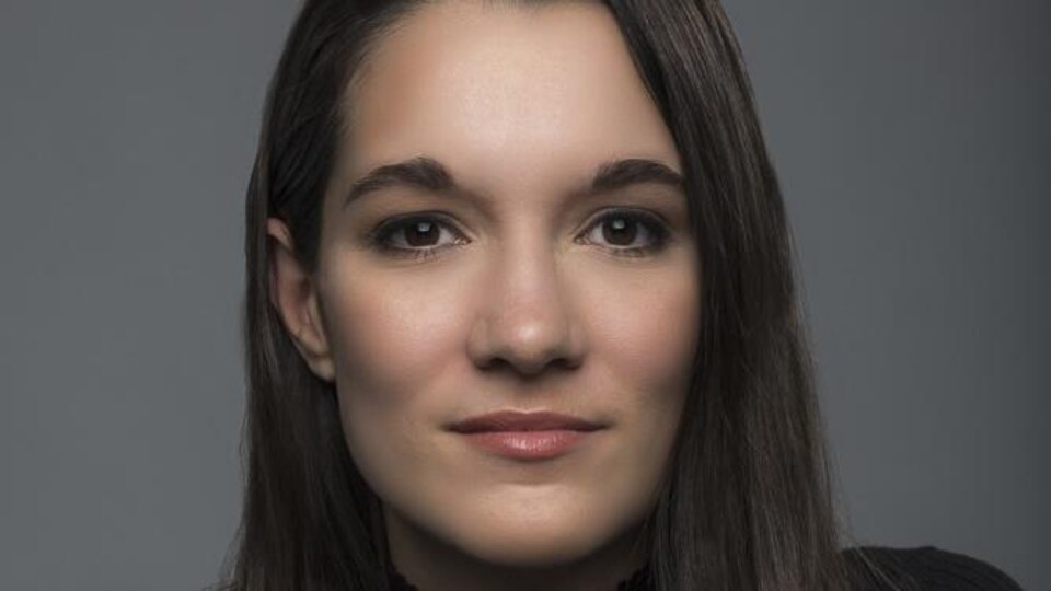 Une photo professionnelle de Julie Renault.