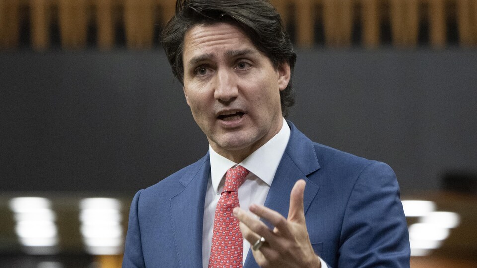 Justin Trudeau parle à la Chambre des communes.