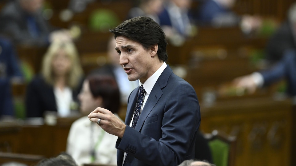 Le premier ministre Justin Trudeau prenant la parole au Parlement canadien.