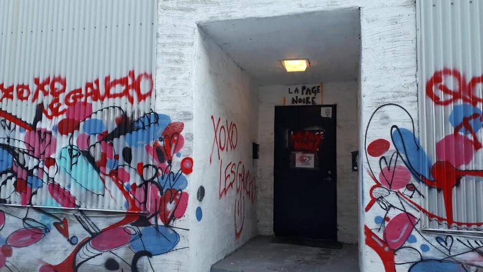 La librairie anarchiste La Page Noire, dans Saint-Roch, dit avoir été la cible de vandalisme ce week-end.