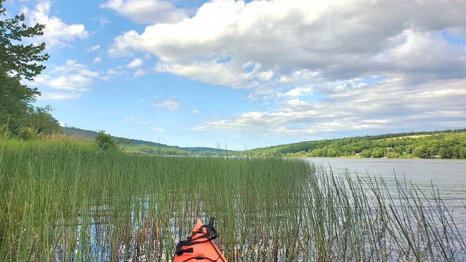 Un kayak sur le lac Lochaber.
