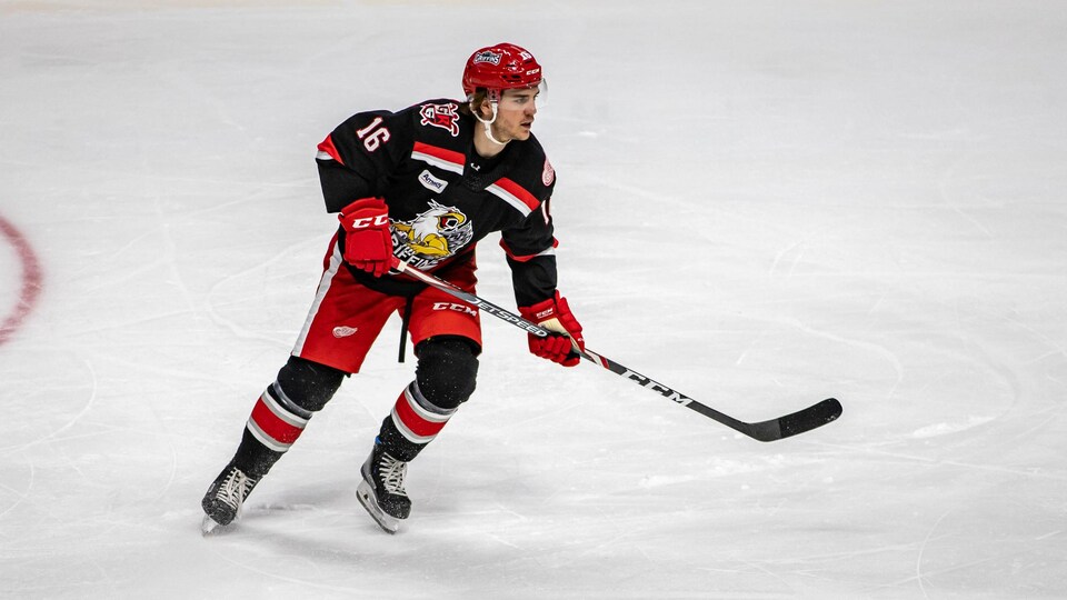 Charle-Édouard D'Astous dans l'uniforme des Griffins de Grand-Rapids