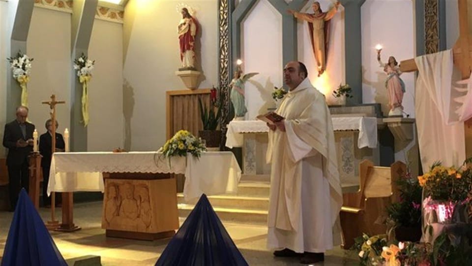 Patrick McGraw dans l'église de Lamèque