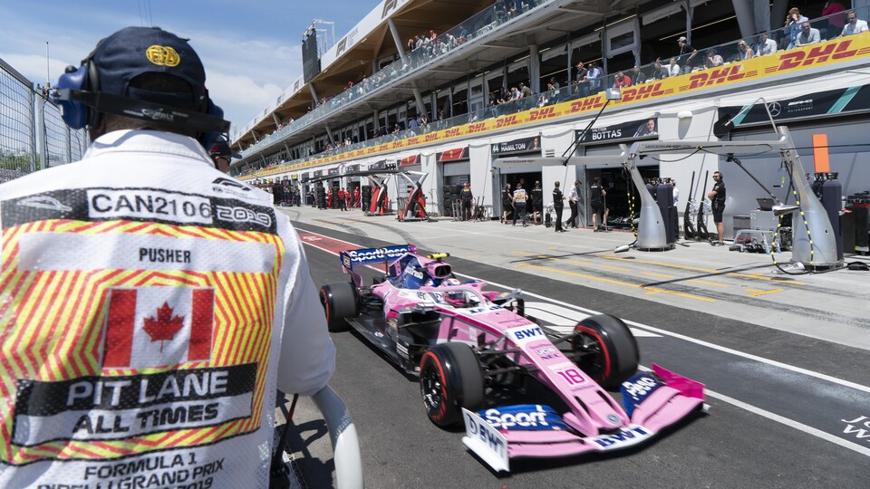 Le pilote canadien Lance Stroll dans les puits lors du Grand Prix du Canada