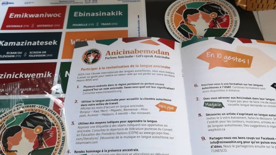 La trousse Anicinabemodan pour promouvoir la langue et de la culture autochtone.