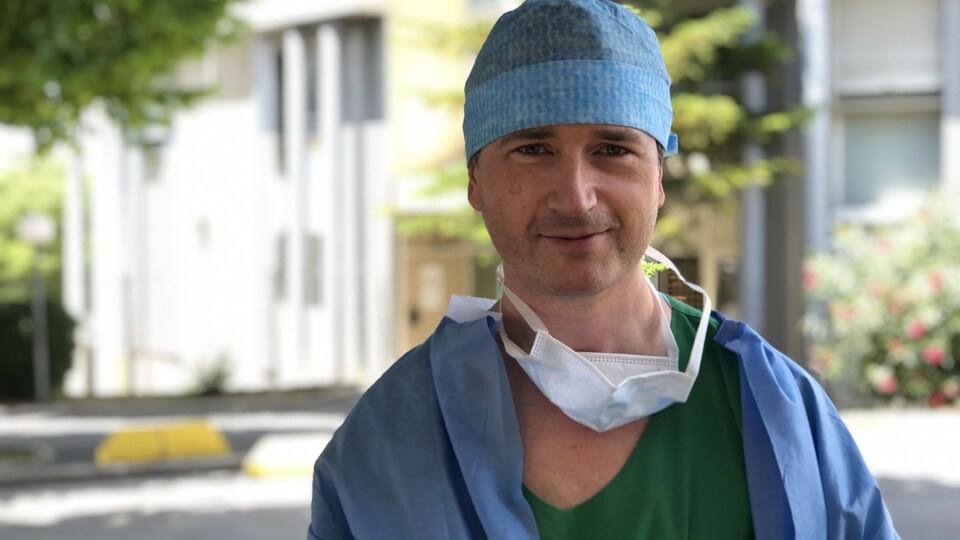 En habit de travail.