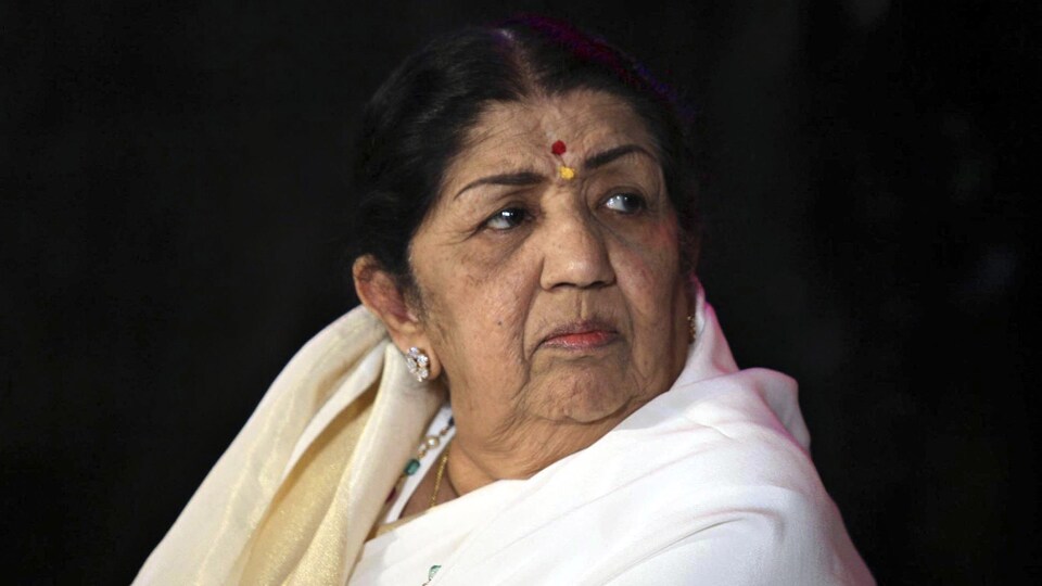 Lata Mangeshkar lors d'une cérémonie.