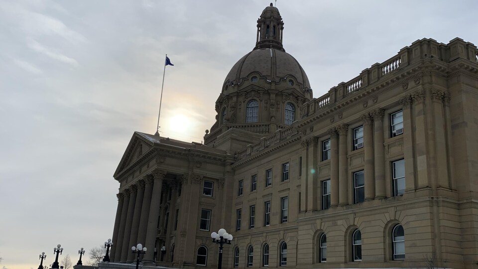 L'Assemblée législative de l'Alberta vue de l'extérieur.