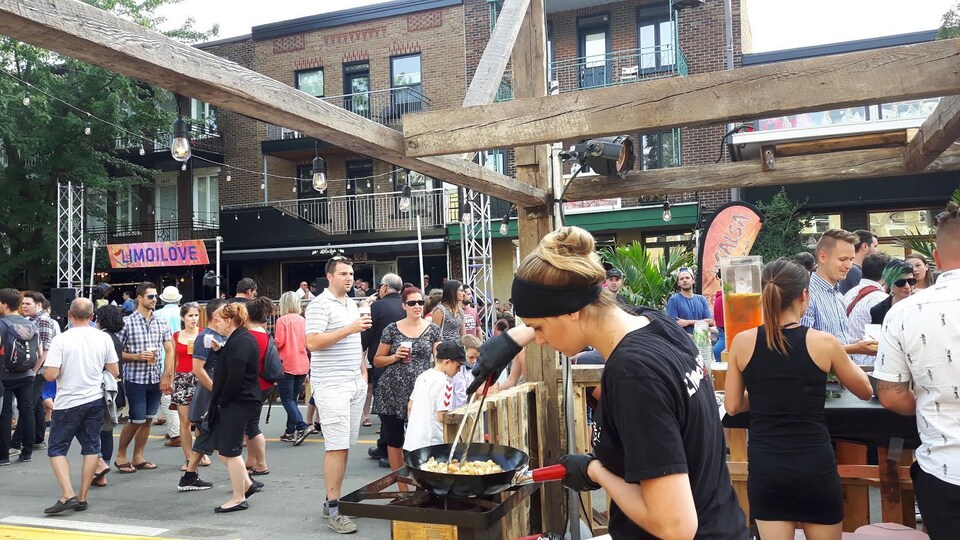 De la cuisine de rue sur la 3e Avenue.