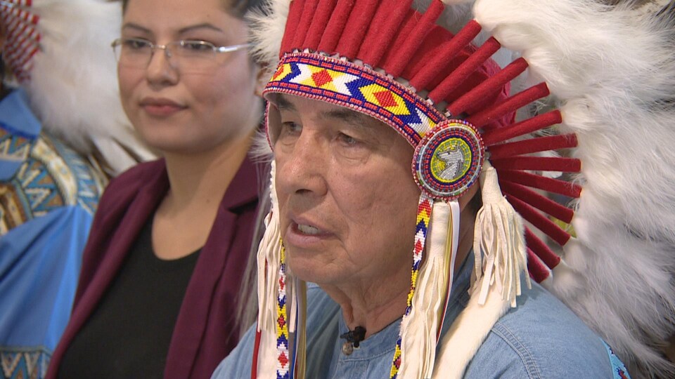 Katherine Swampy, de la nation crie samson, et le chef cri wilton littlechild