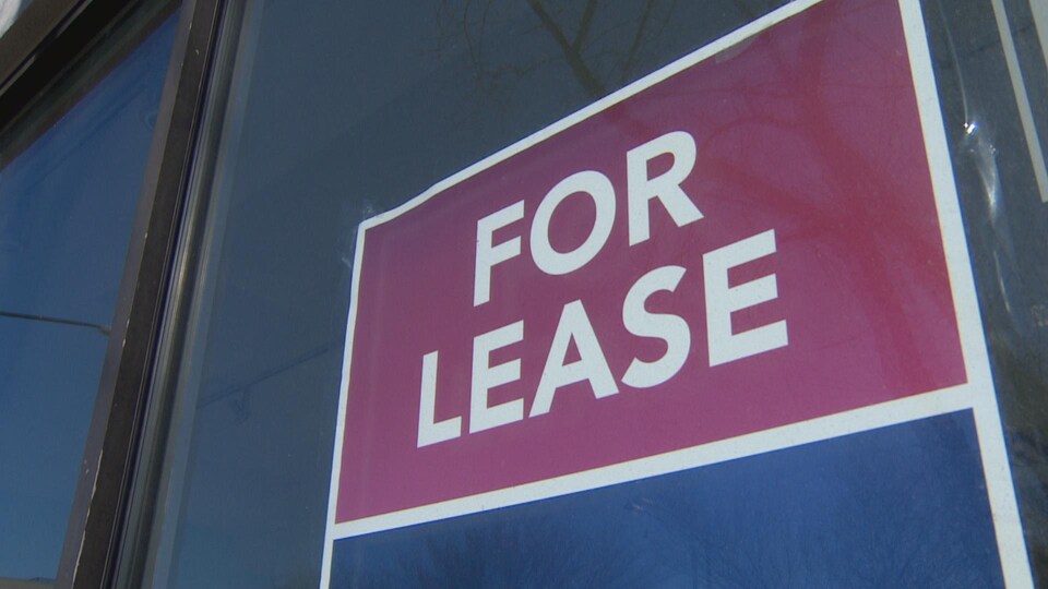 Les locaux commerciaux vacants sont nombreux en Alberta.
