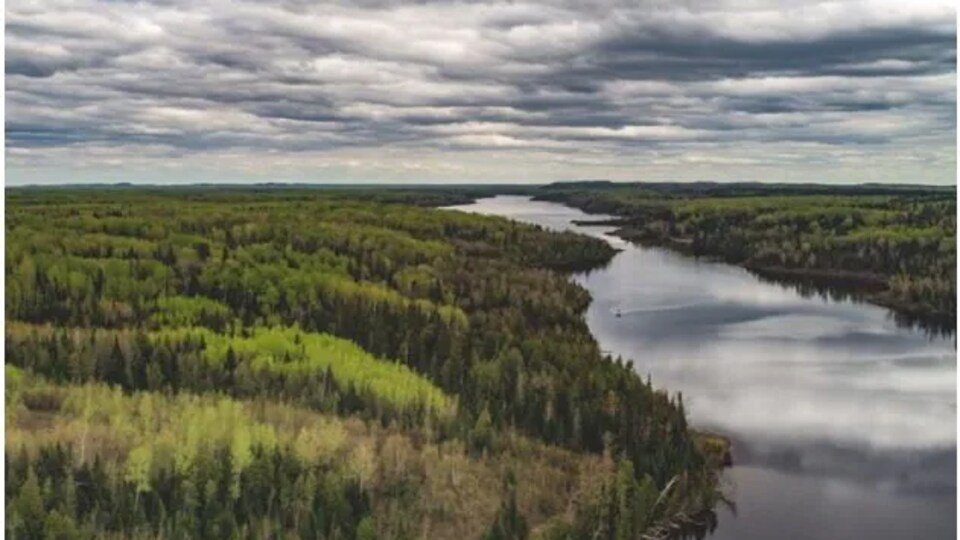 Le lac Long, dans le Témiscamingue ontarien.