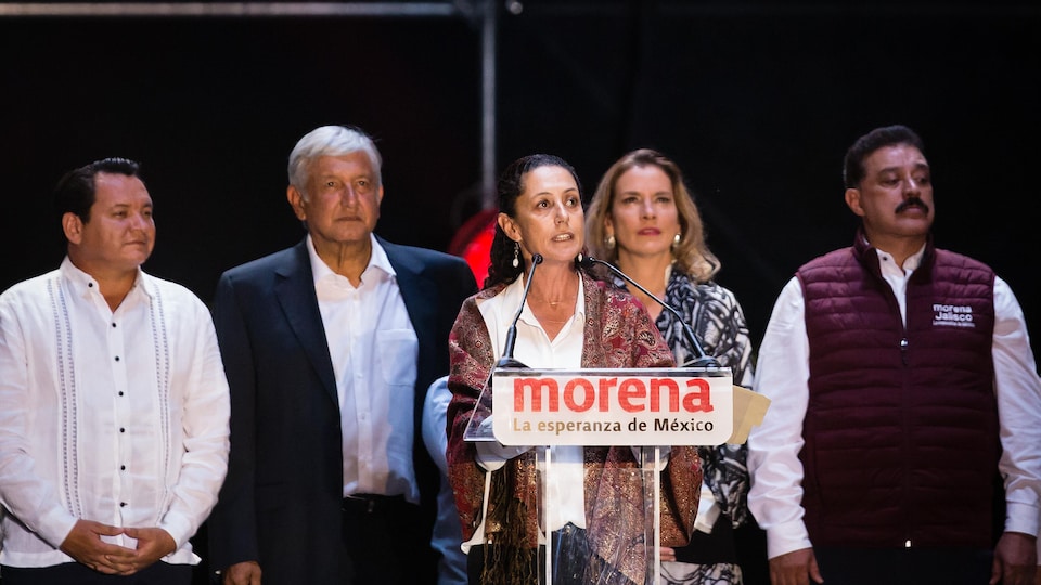 Claudia Sheinbaum, Andrés Manuel López Obrador et trois autres candidats de MORENA
