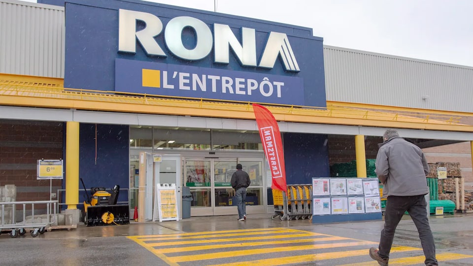 Changement De Garde Chez Rona Radio Canada Ca   Lowes Canada Rona Sell Company 