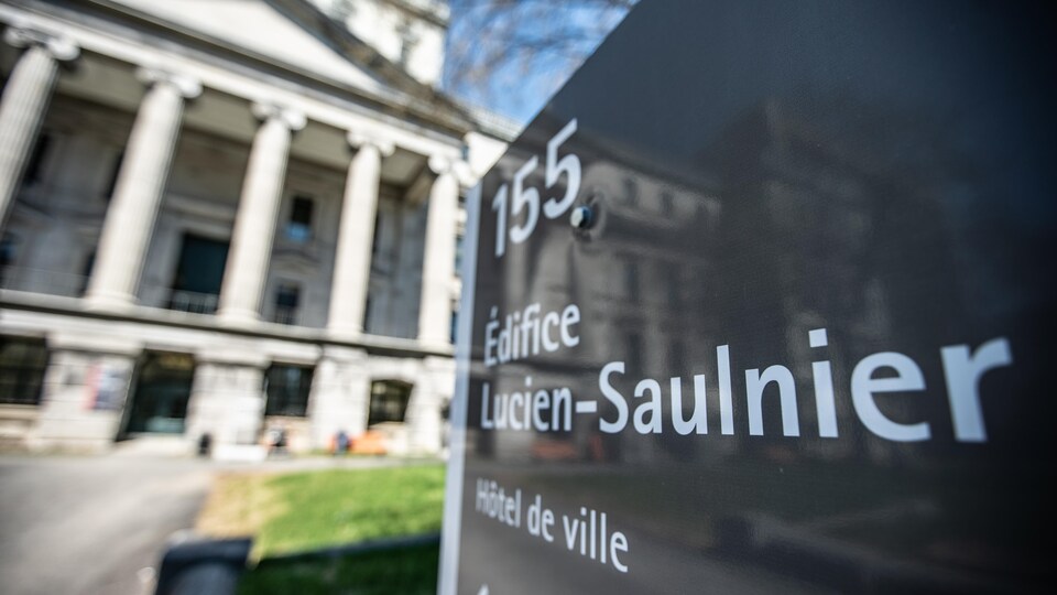 L'édifice Lucien-Saulnier à Montréal.