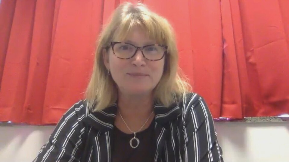 La députée libérale Lucille Collard en entrevue par vidéoconférence.