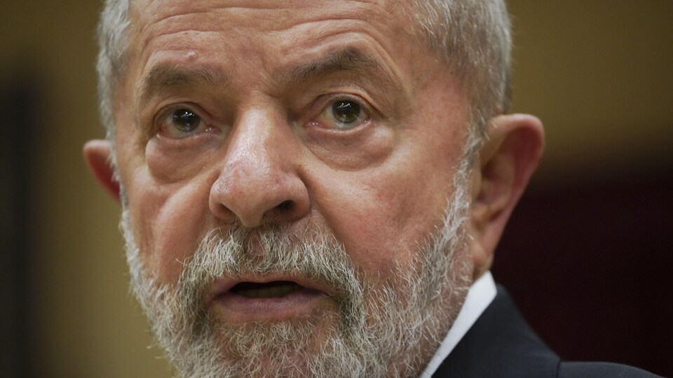 Gros plan de Lula da Silva.