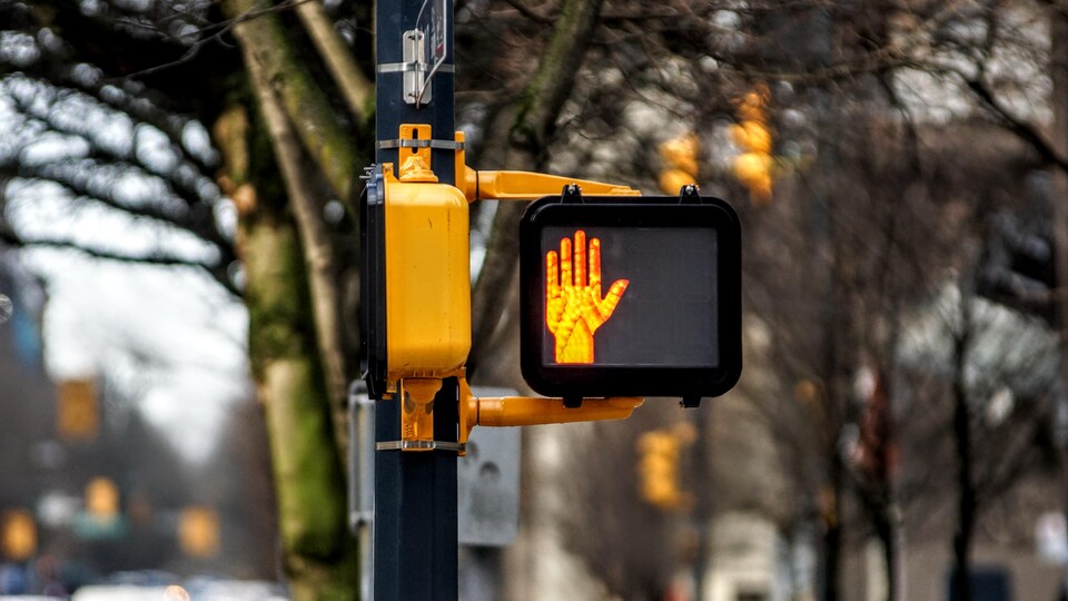 Feu de signalisation pour piétons.