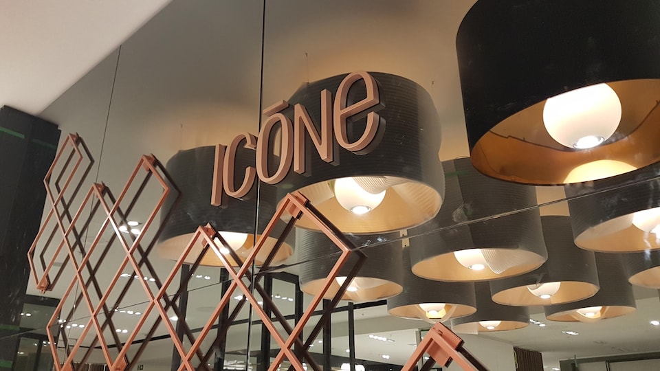 De la décoration et des luminaires dans le nouveau magasin Simons des Galeries de la Capitale à Québec qui ouvrira en mars