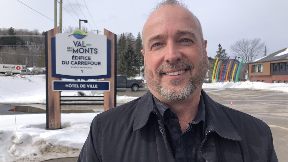 Première étape vers une école secondaire à ValdesMonts RadioCanada.ca